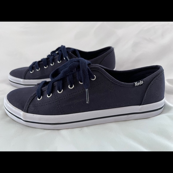 Keds size 9 seasonal kickstart sneaker. - Picture 2 of 5